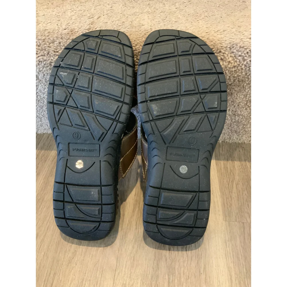 Mens St. John's Bay Sandals Slip-On Size 9 Brown Vacation Boho Scandinavian Euro